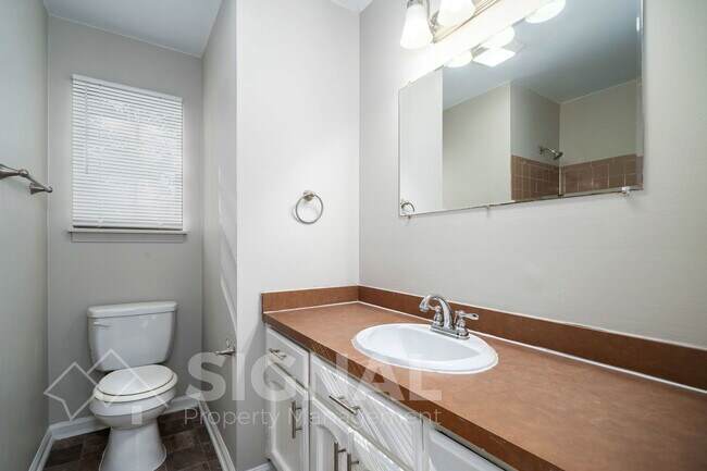 Building Photo - 93 Moonglow Dr