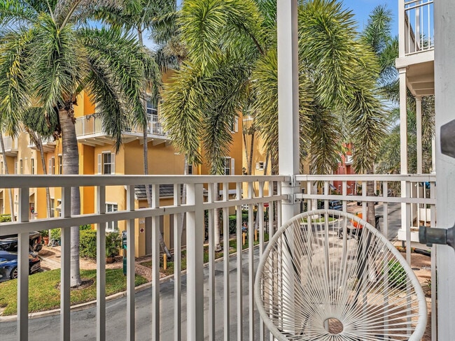 Building Photo - 2329 Vintage Dr