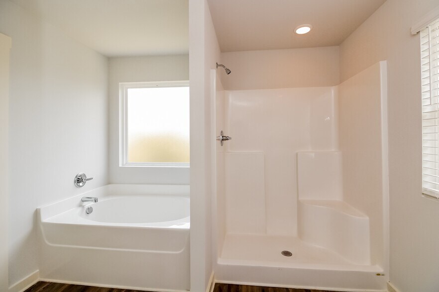 Building Photo - 5552 Cathwick Dr