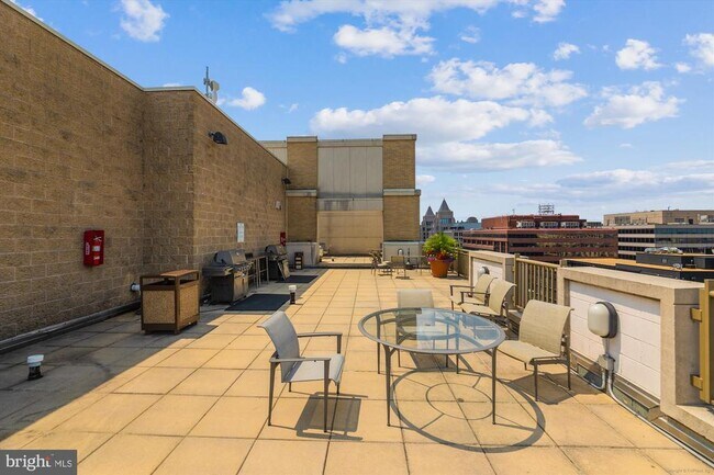 Building Photo - 1150 K St NW