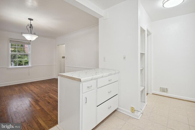 Building Photo - 2926 Kanawha St NW