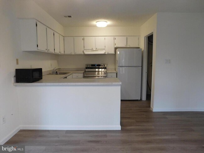 Building Photo - 2130 Cartwright Pl