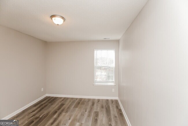 Building Photo - 5407 Sweetsprings Dr SW