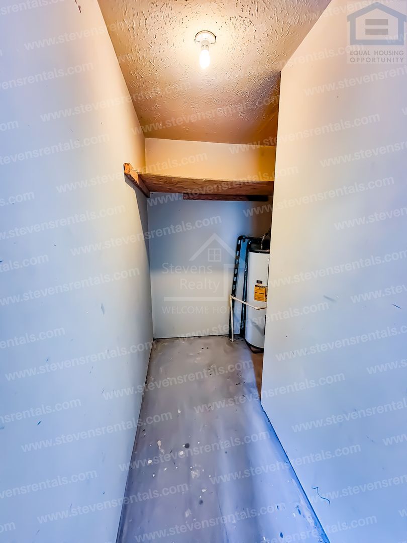 Building Photo - 419 Oriole Dr