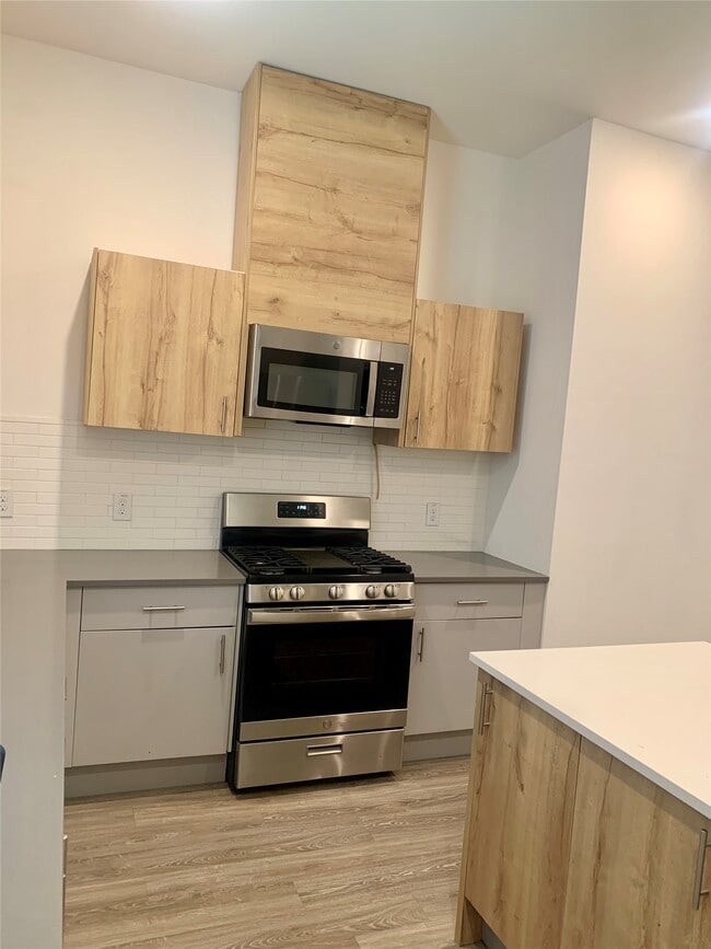 Building Photo - 10209 Las Nubes Ave