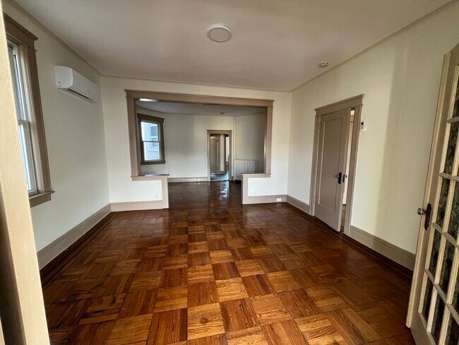 Building Photo - 598 67th St