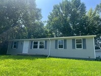 Building Photo - Recently Updated!