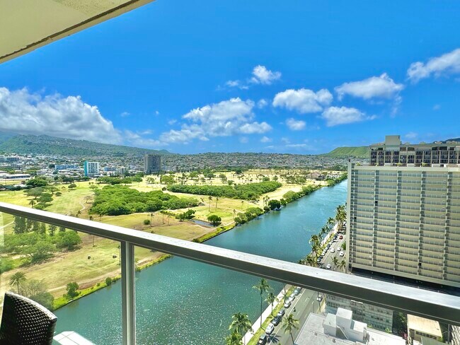 Building Photo - 445 Seaside Ave