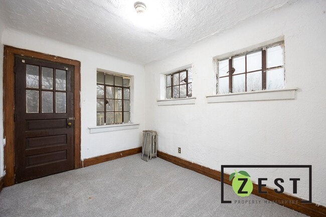 Building Photo - 4016 Hogarth St