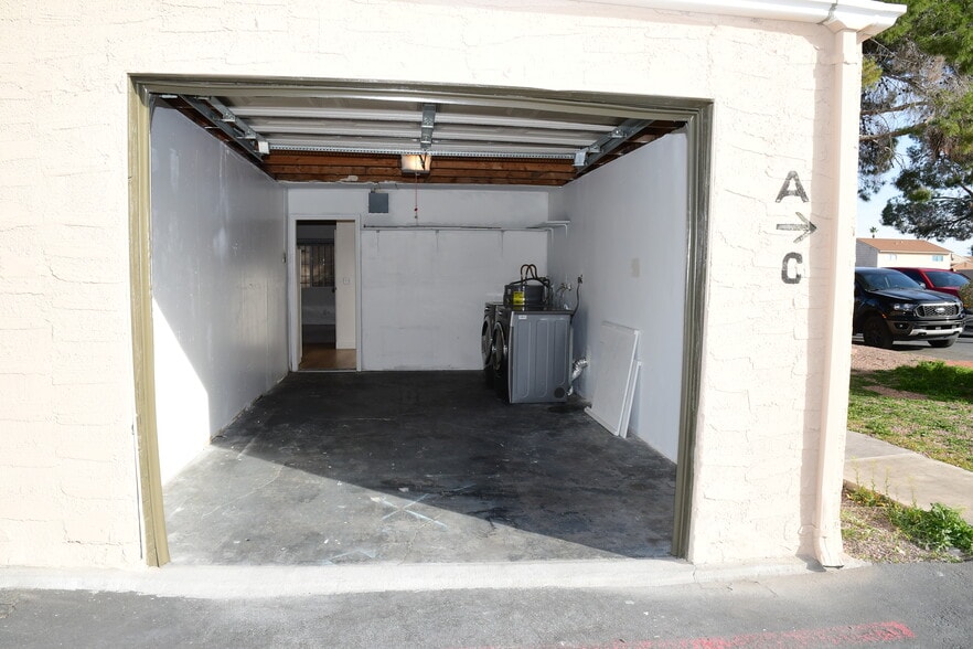 Building Photo - 5168 Greene Ln