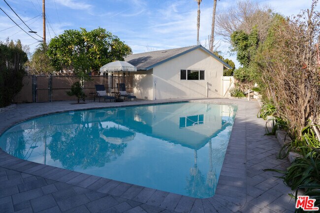Building Photo - 22736 Cantlay St