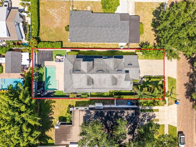 Building Photo - Experience Elegance and Comfort: Spacious ...
