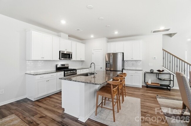 Building Photo - 15764 Country House St