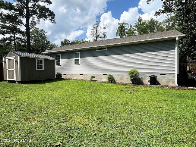 Building Photo - 162 Midway Rd
