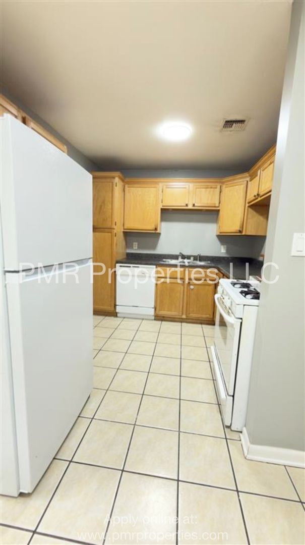 Building Photo - 2311 NW Denver Ave