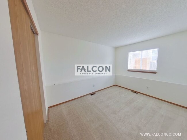 Building Photo - 4935 Ardley Dr