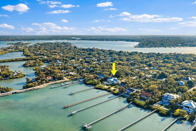 Building Photo - 116 S Sewalls Point Rd