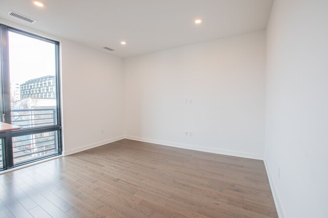 Building Photo - Stunning 1 Huge Den/1 Full BA Den Condo in...