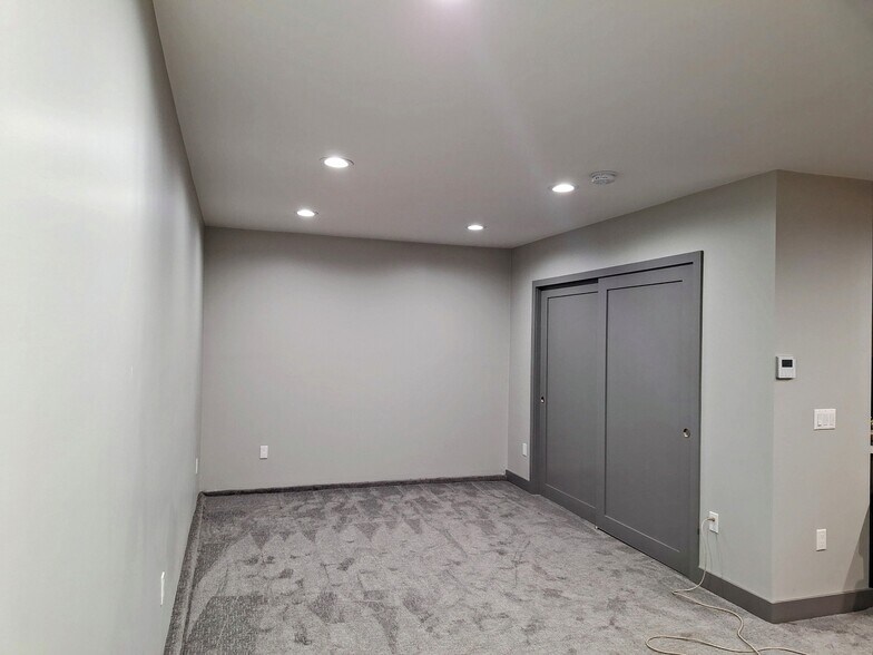 Building Photo - 6216 Paseo Canyon Dr