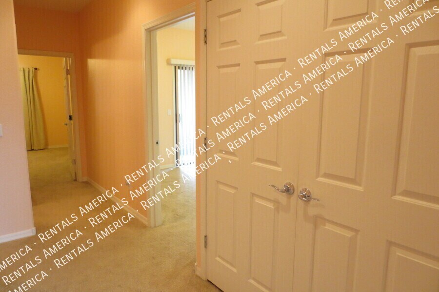 Building Photo - 16245 N 30th Pl