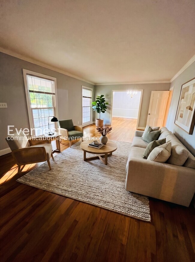 Building Photo - 4 Bed, 3 Bath Home with Fenced Yard / Pet-Friendly / Coming Soon!