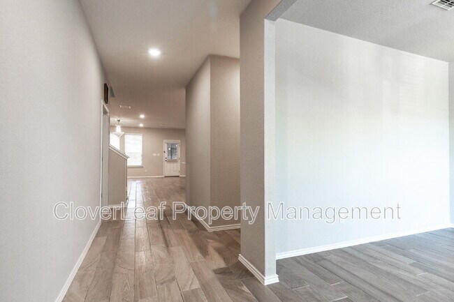 Building Photo - 5043 Segovia Way