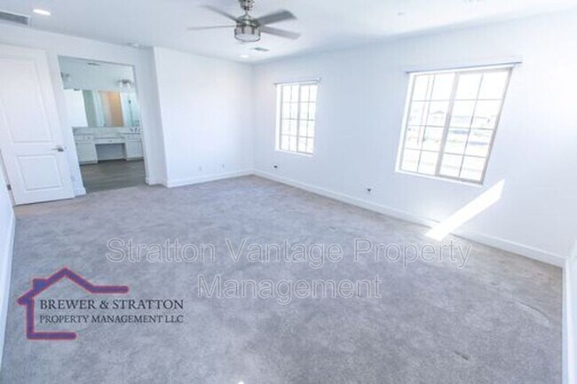 Building Photo - 4065 S Marin Dr