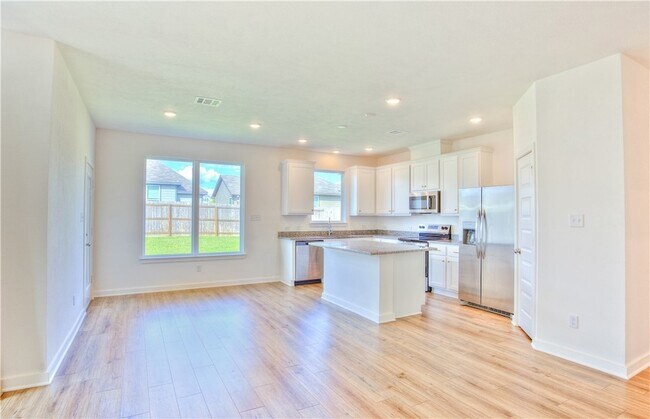 Building Photo - 2206 Hall of Fame Ct