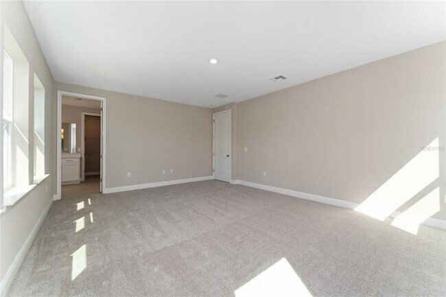 Building Photo - 13254 McMillan Dr