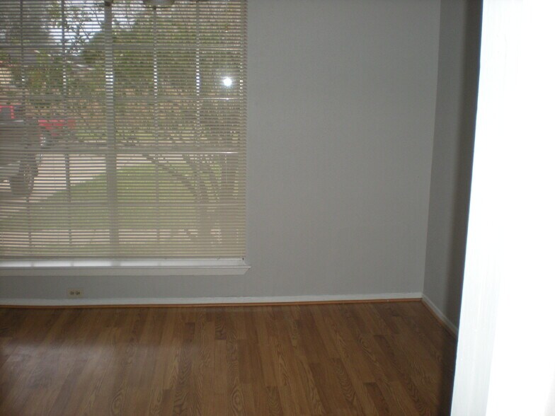 Building Photo - 5306 Prairie Ridge Rd