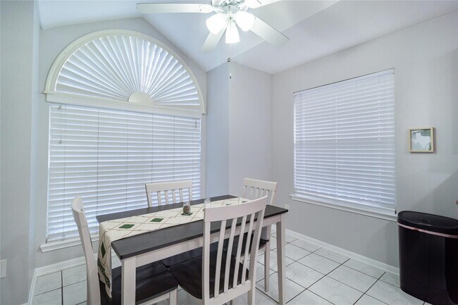 Building Photo - 13414 Creek Springs Dr