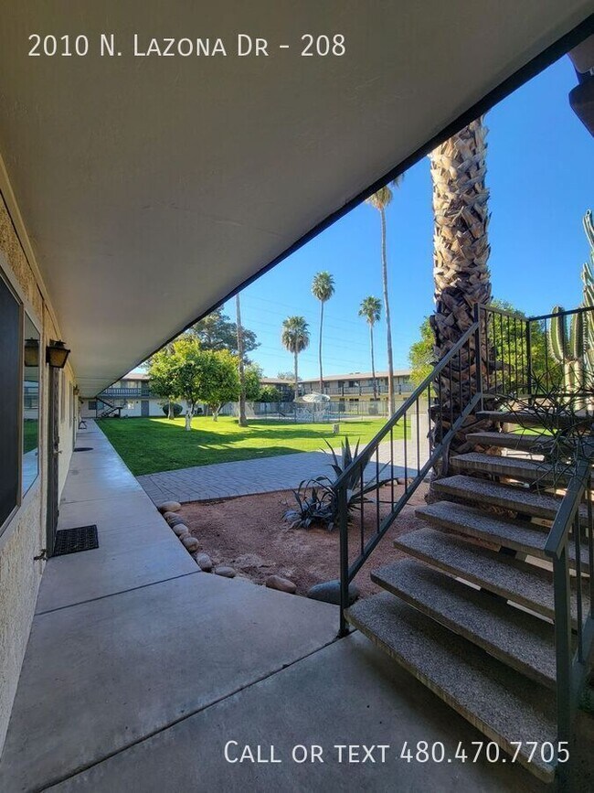 Building Photo - 2010 N Lazona Dr