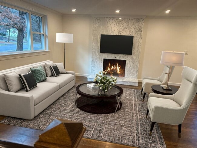 Building Photo - 71 Tamarack Rd