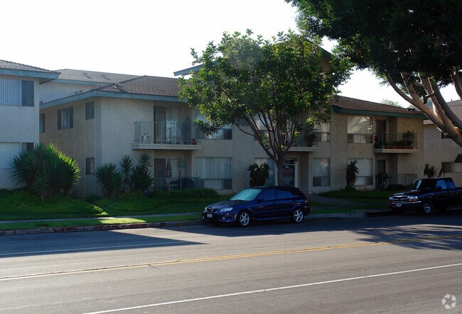 Building Photo - 850 Main St