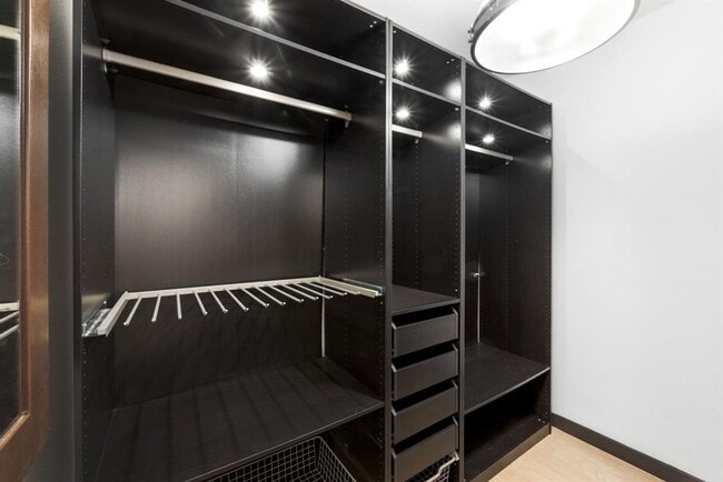 Building Photo - 1301 S 1st St