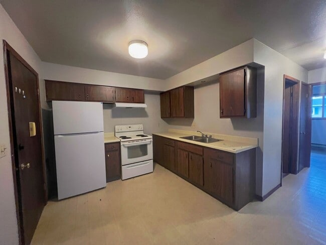 Building Photo - 915 Genrich St