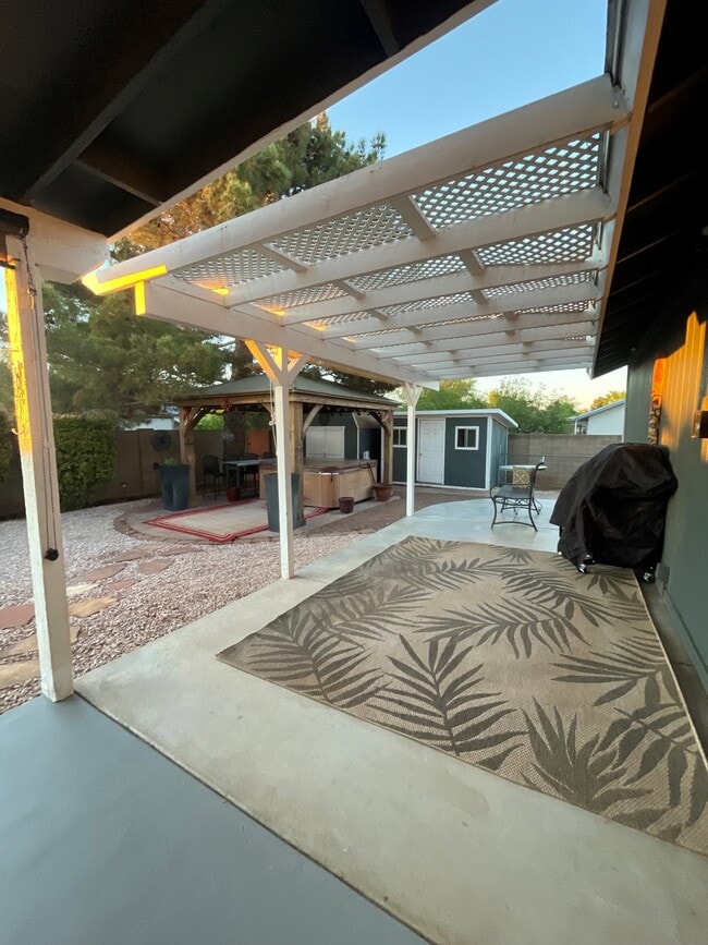 Building Photo - 4350 N Agua Fria Dr