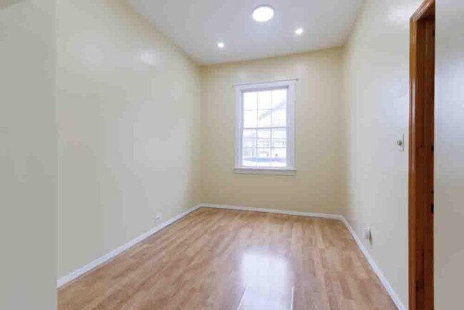 Building Photo - 3 Ridgley Pl