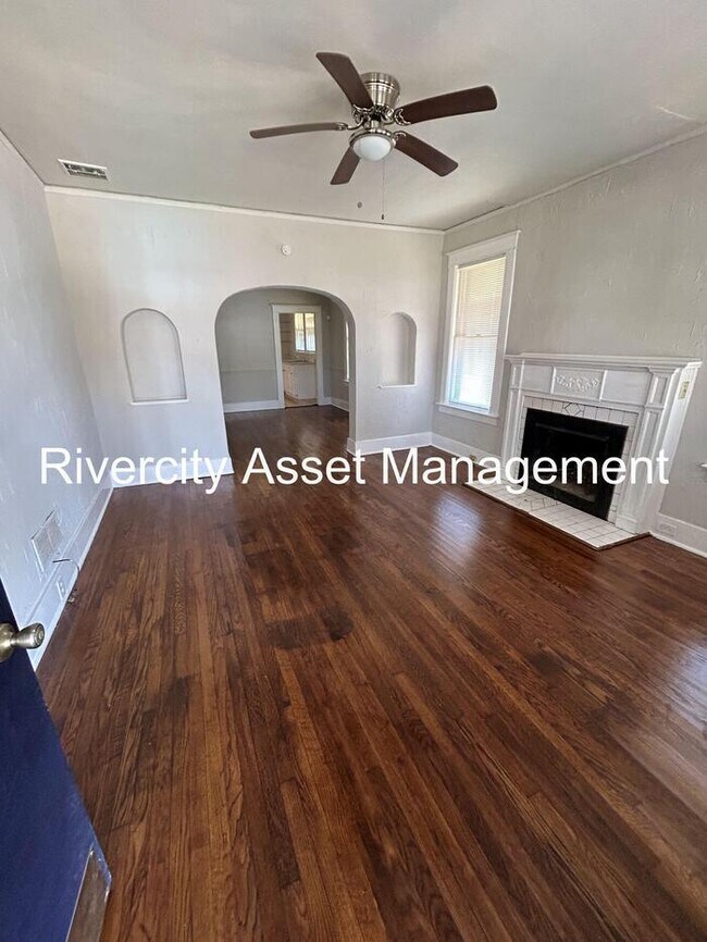 Building Photo - GEM HOME IN A GREAT LOCATION !!!!!! Section 8 Welcomed !!!!!