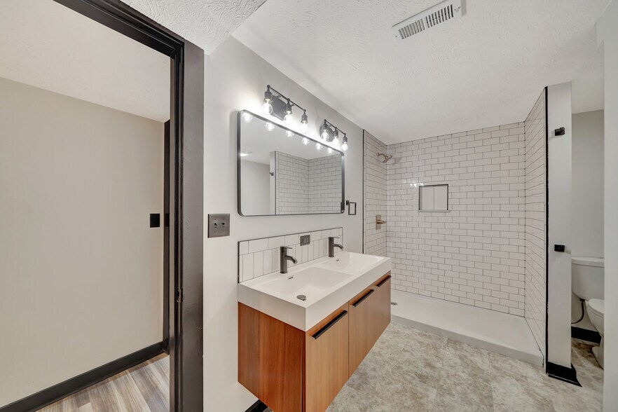 Building Photo - 216 N 25th St