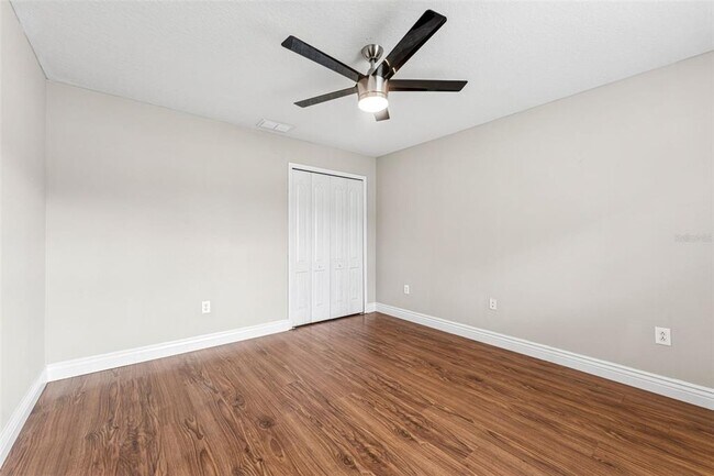 Building Photo - 25946 Buckthorn Ave