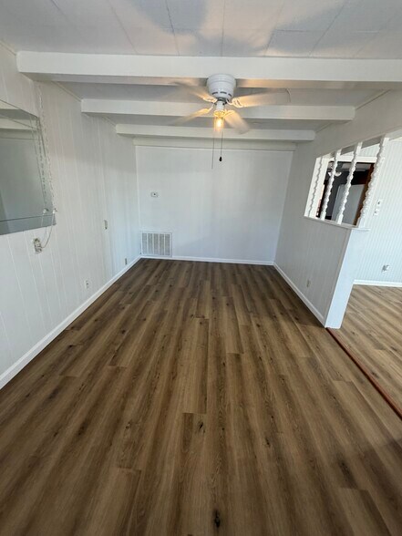 Building Photo - 1818 Joanna Ave