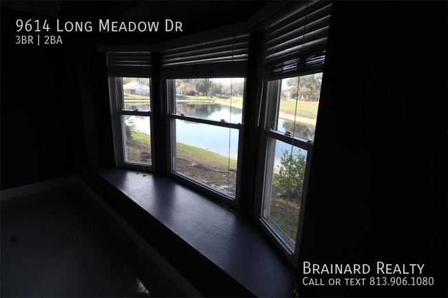 Building Photo - Spacious 3/2/2 with pond views for Rent