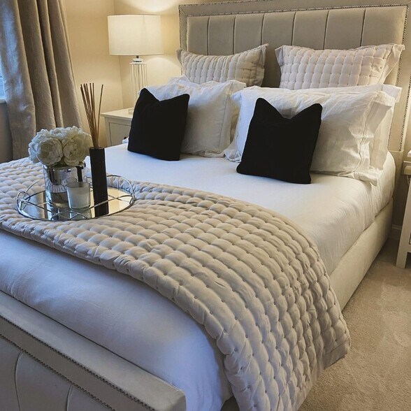 Building Photo - 641 Old Town Rd