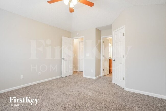 Building Photo - 5001 Trellis Ct N