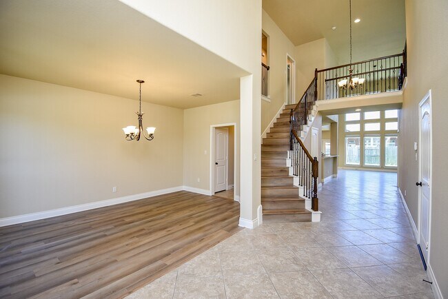 Building Photo - 2530 River Ridge