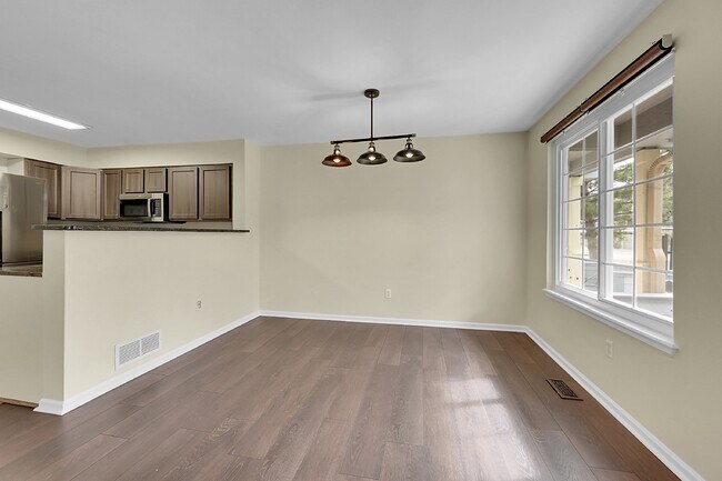 Building Photo - $2,670.95 - 2-bed. 2.5-bath Townhome in Westminster with In Unit Laundry!