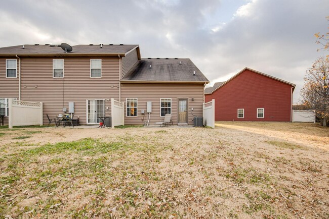 Building Photo - 8360 Rossi Rd