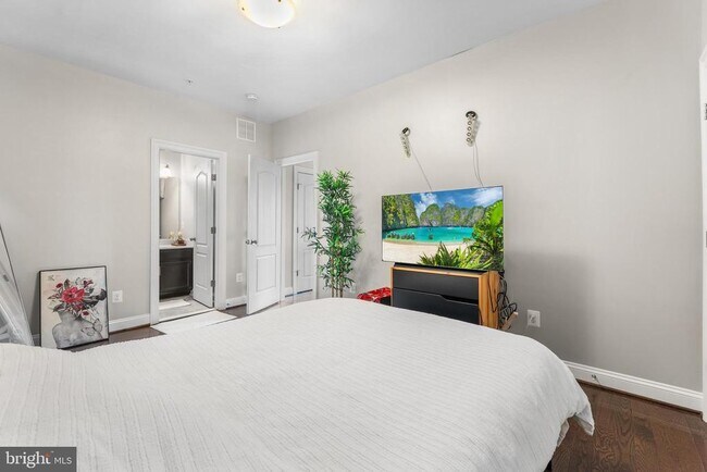 Building Photo - 726 River Mist Dr