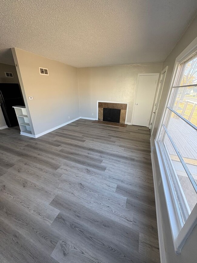 Primary Photo - 2 Bedroom 1 Bathroom Updated Duplex